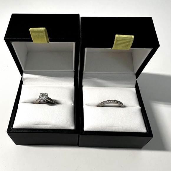 Diamond Ring Set - Picture 2 of 3